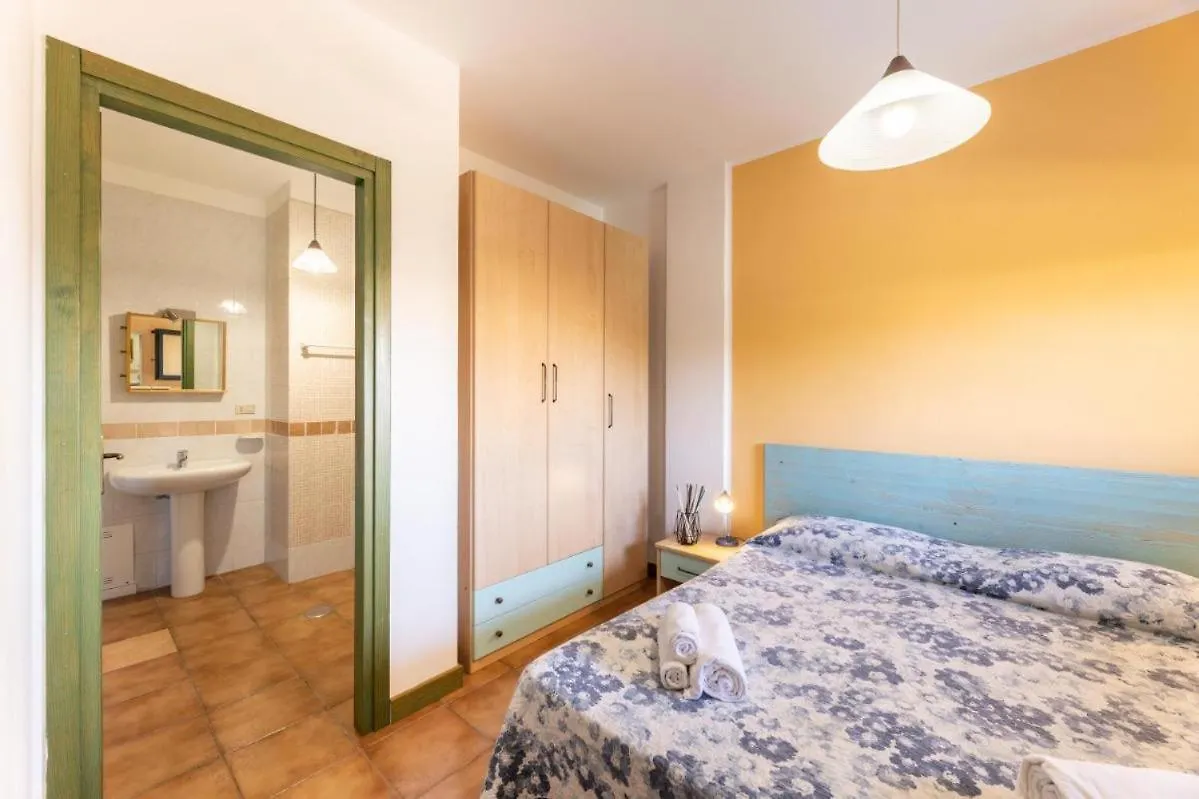Quaint Residence I Mirti Bianchi 1 Bedroom Sleeps 4 Bilo 4 Santa Teresa Gallura