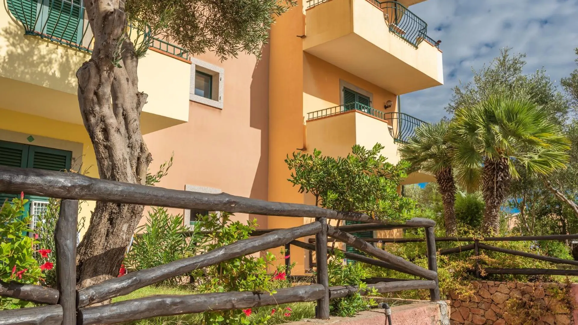 Quaint Residence I Mirti Bianchi 1 Bedroom Sleeps 4 Bilo 4 Santa Teresa Gallura Apartment