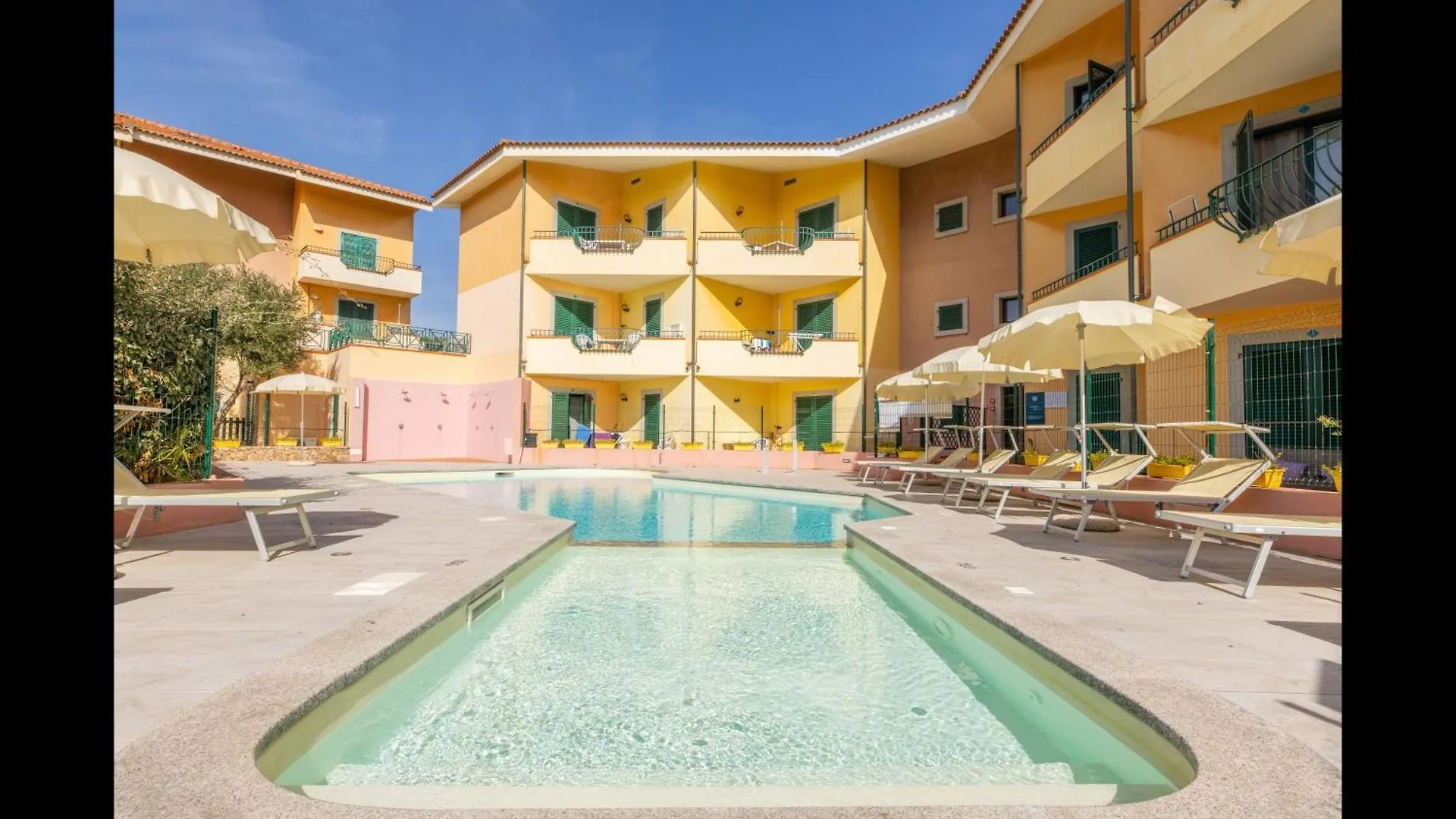 Apartment Quaint Residence I Mirti Bianchi 1 Bedroom Sleeps 4 Bilo 4 Santa Teresa Gallura Italy
